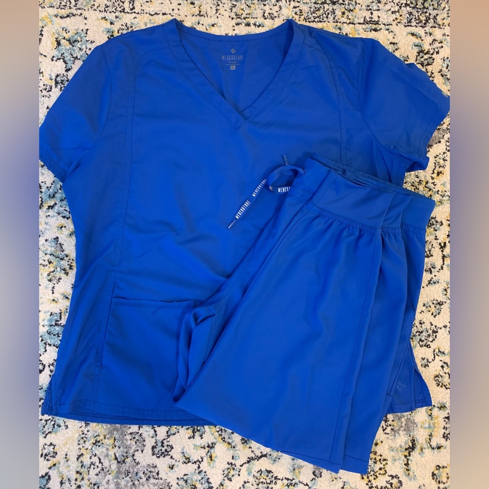 Med couture scrub set